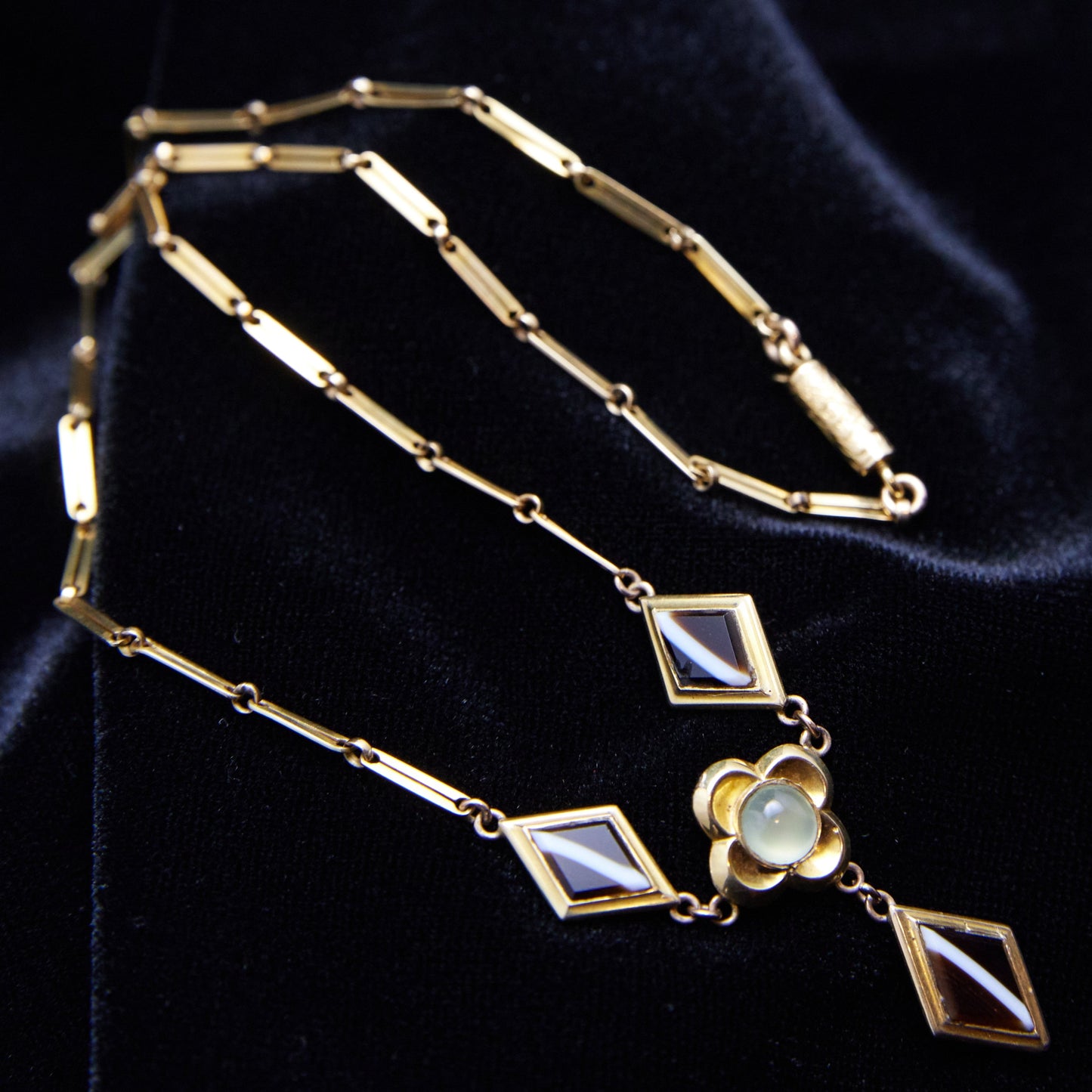 Banded Agate and Chrysoprase Choker
