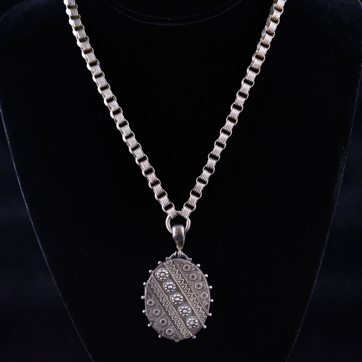 Victorian Silver Flower Locket with Aluminum Chain